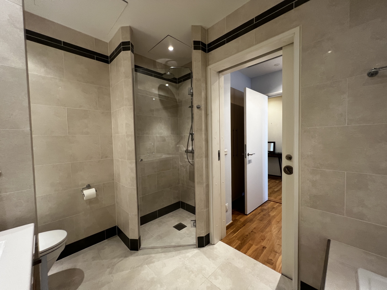 PG9800 Apartment Atlantic Suites Property Gibraltar